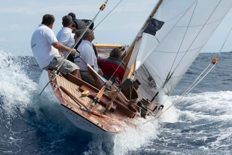 Vele d´Epoca Imperia -- DTYC Crew um Markus Daniel und Jörg Mössnang gewinnt mit der 8mR Yacht ANNE SOPHIE